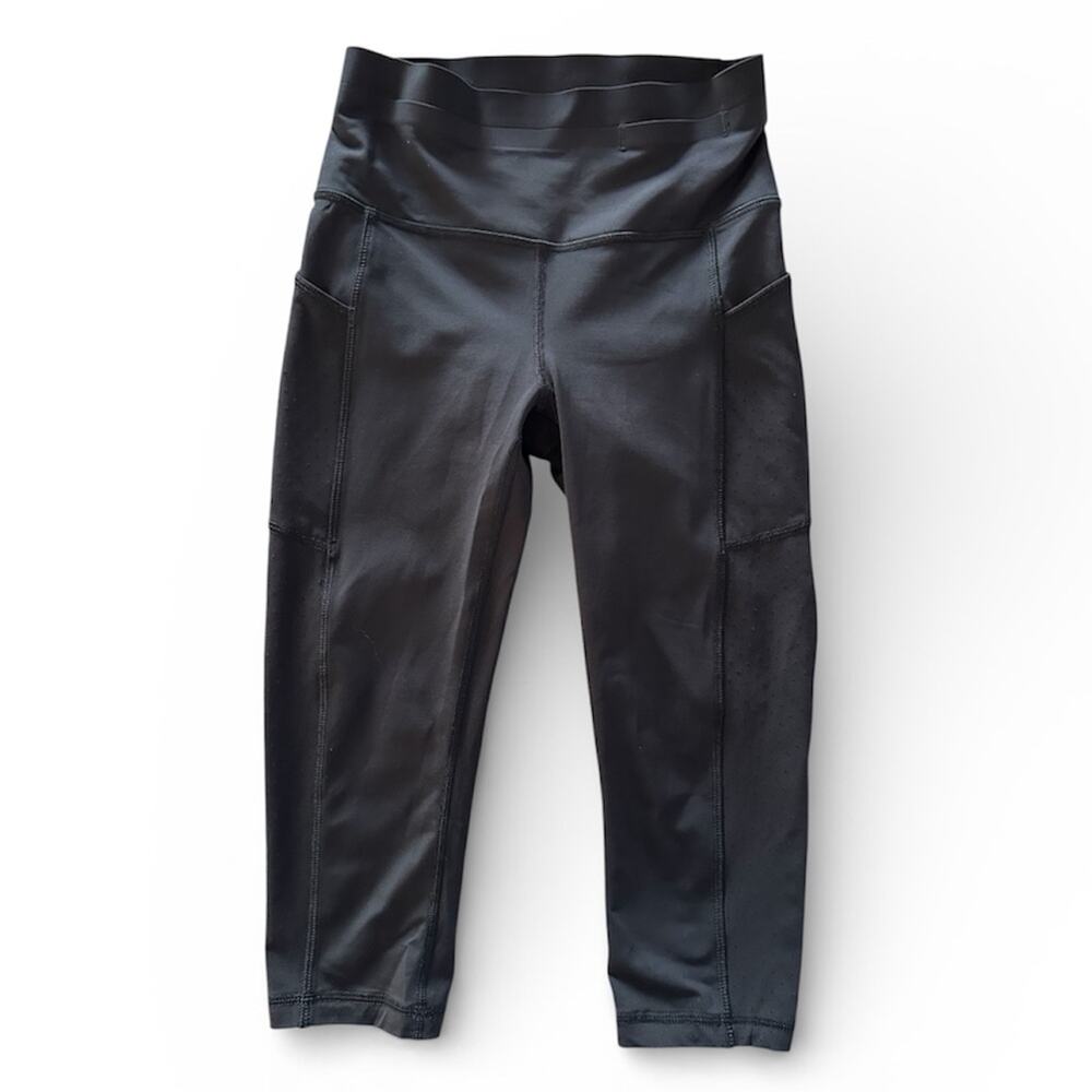 Lululemon Mind Over Miles Crop (17" )
Black Size 4 EUC